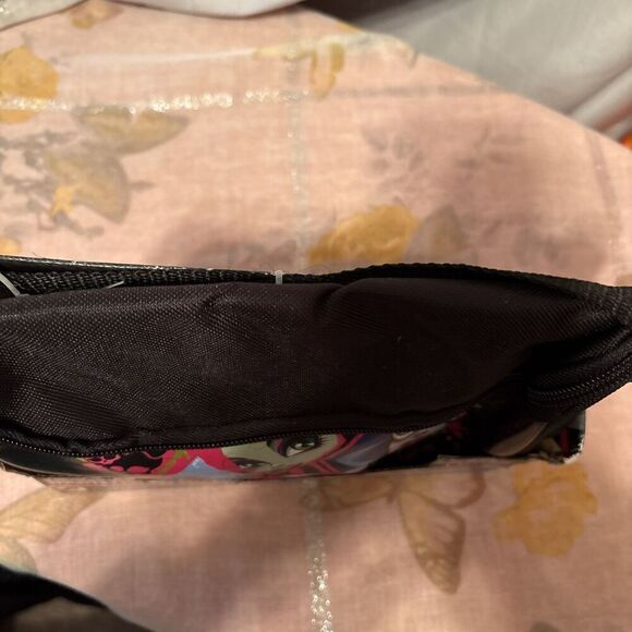 New Monster High Carry & Go Jigsaw Puzzle Bag Includes (2) 100 Pc Puzzles - Picture 7 of 7